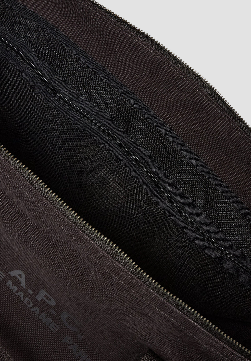 A.P.C. gym bag bruin